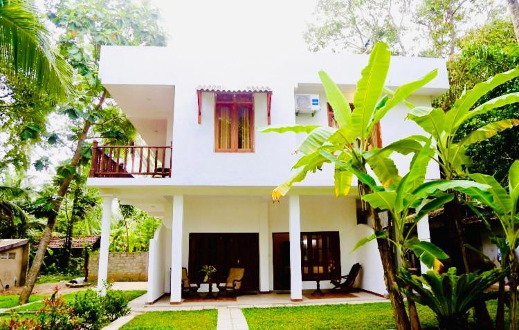 Manel Villa Bentota Exterior photo