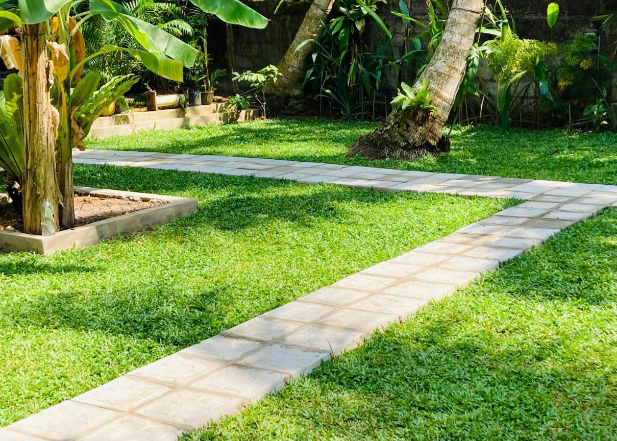 Manel Villa Bentota Exterior photo