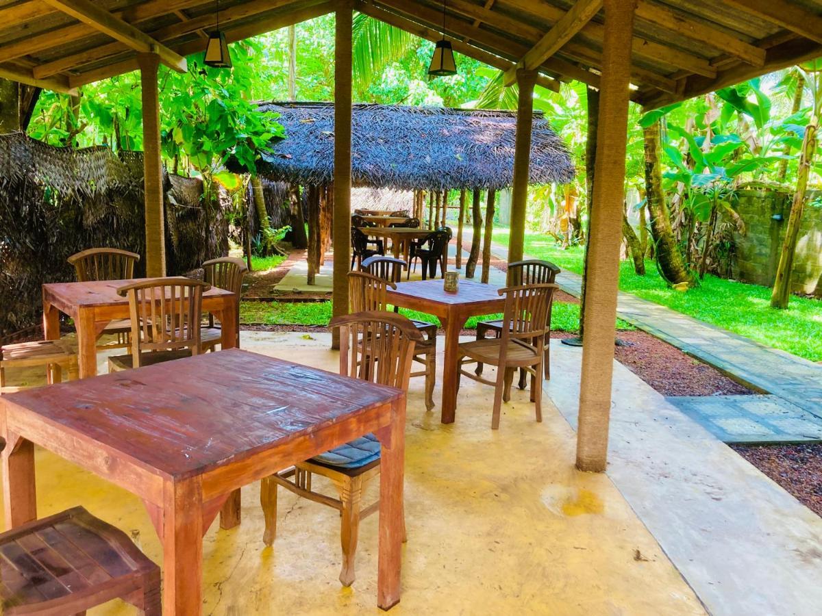 Manel Villa Bentota Exterior photo